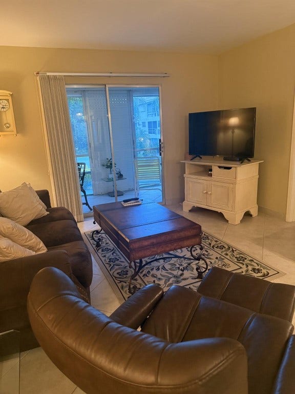 2050 NE 39th Street, #211w, Lighthouse Point, FL 33064