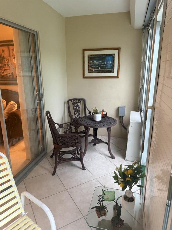 2050 NE 39th Street, #211w, Lighthouse Point, FL 33064