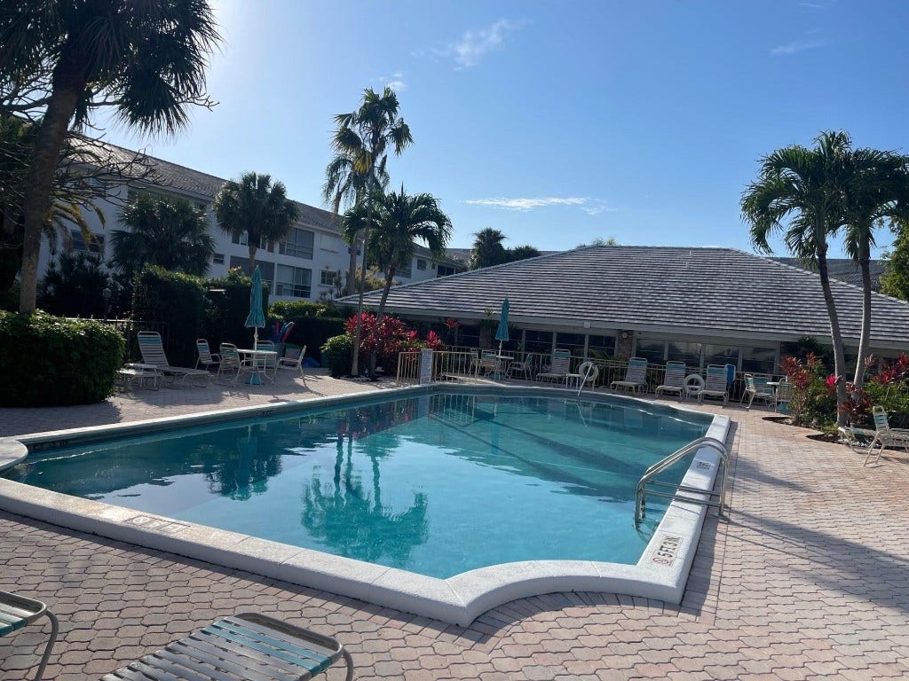 2050 NE 39th Street, #211w, Lighthouse Point, FL 33064