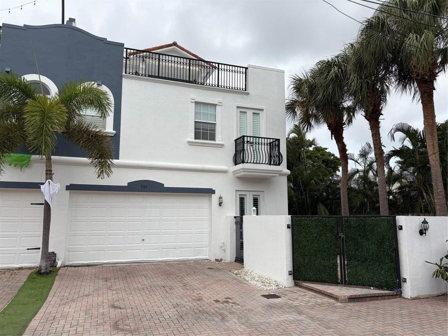 Property photo for 732 NE 15th Avenue, Fort Lauderdale, FL