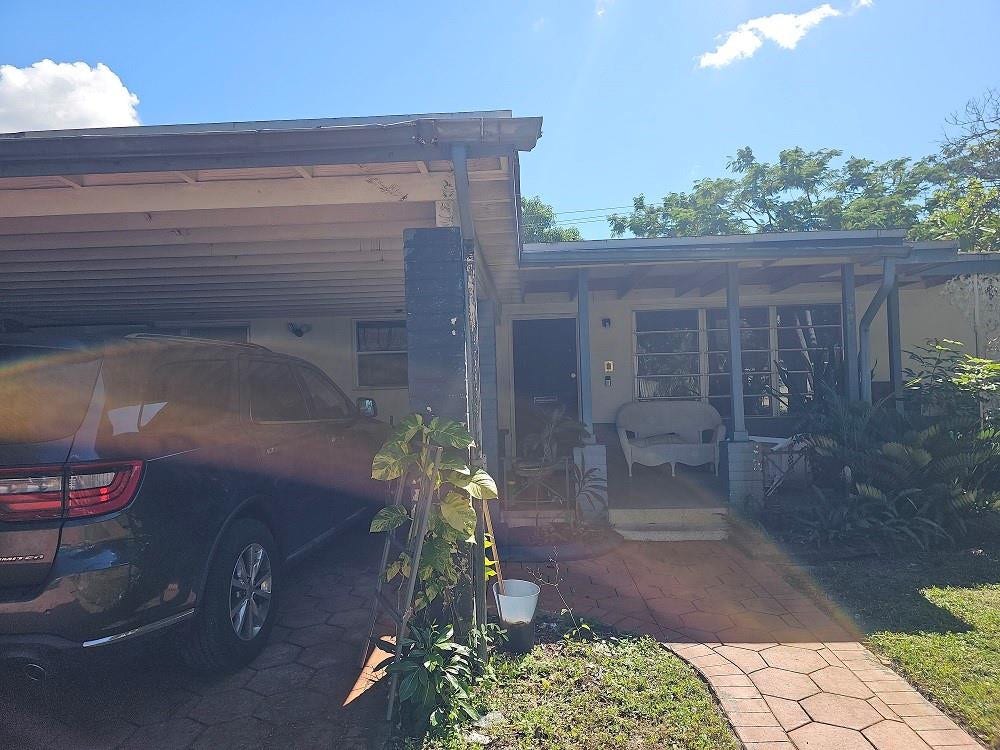 4800 NW 1st Court, Plantation, FL 33317 4800 NW 1st Court, Plantation, FL 33317