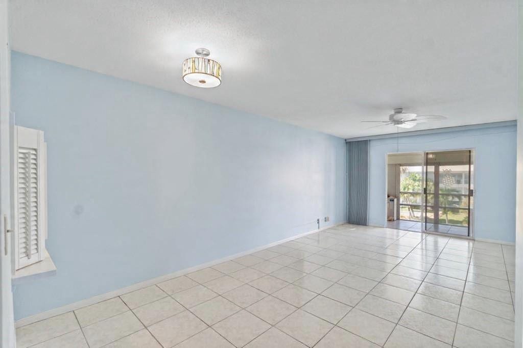 2050 NE 39th Street, #302e, Lighthouse Point, FL 33064
