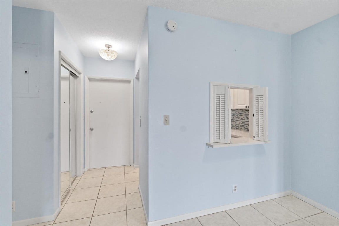 2050 NE 39th Street, #302e, Lighthouse Point, FL 33064