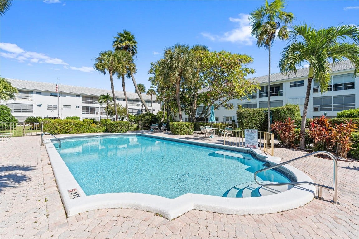 2050 NE 39th Street, #302e, Lighthouse Point, FL 33064