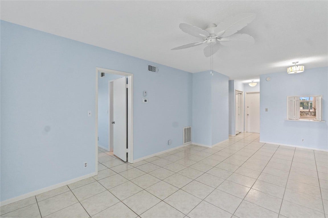 2050 NE 39th Street, #302e, Lighthouse Point, FL 33064