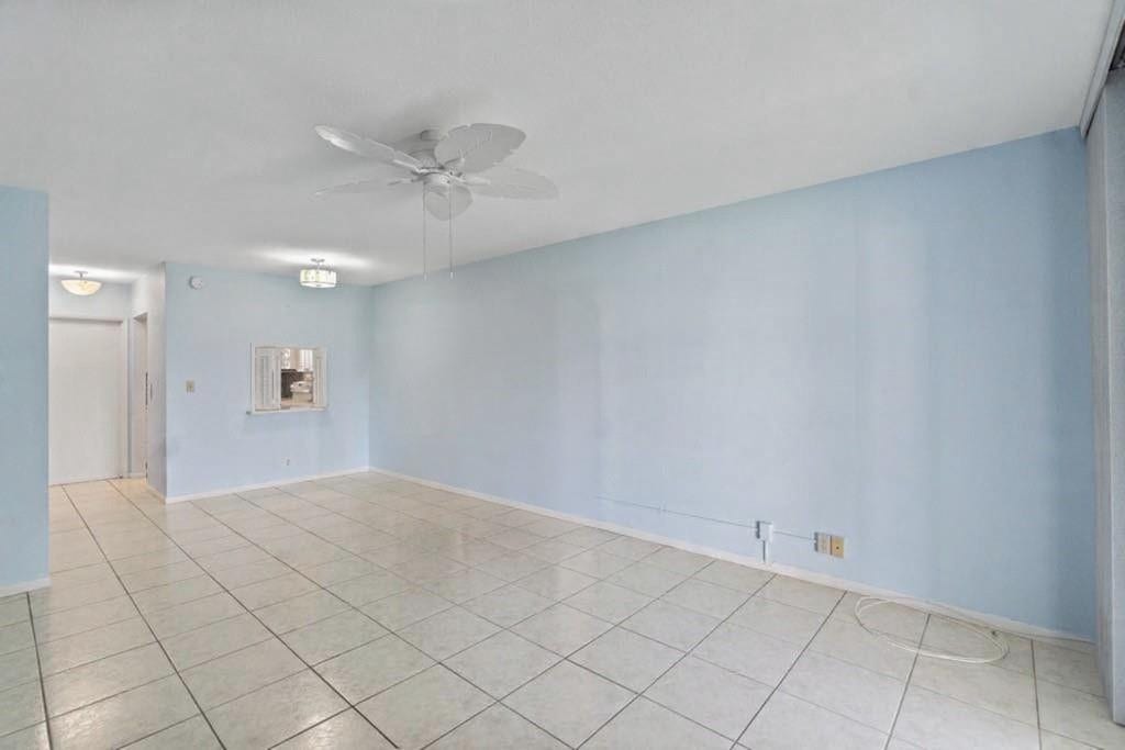 2050 NE 39th Street, #302e, Lighthouse Point, FL 33064
