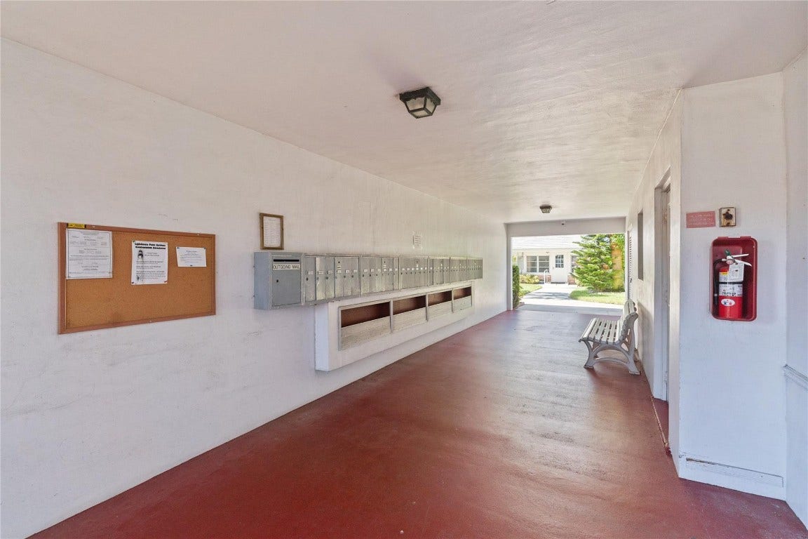 2050 NE 39th Street, #302e, Lighthouse Point, FL 33064