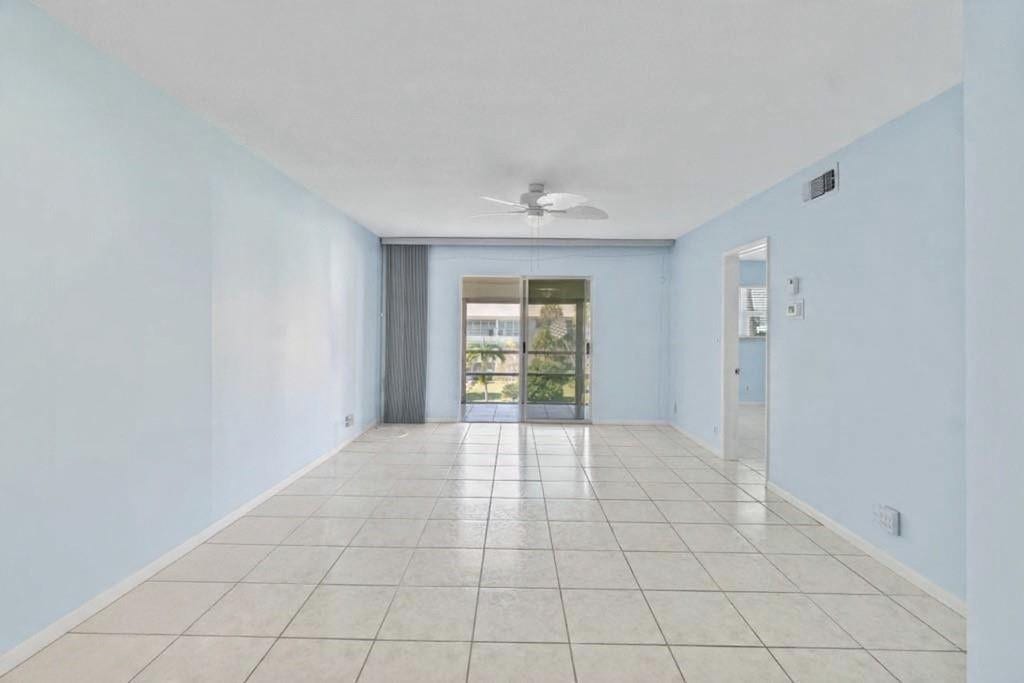 2050 NE 39th Street, #302e, Lighthouse Point, FL 33064