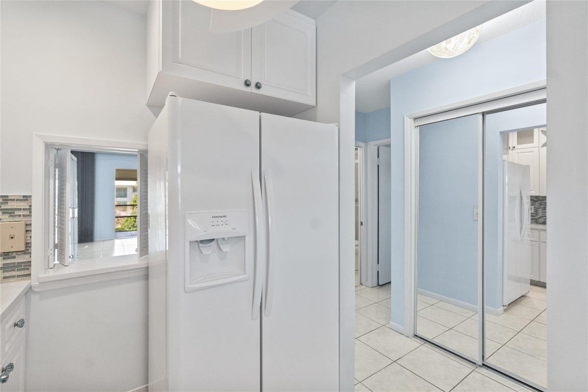 2050 NE 39th Street, #302e, Lighthouse Point, FL 33064
