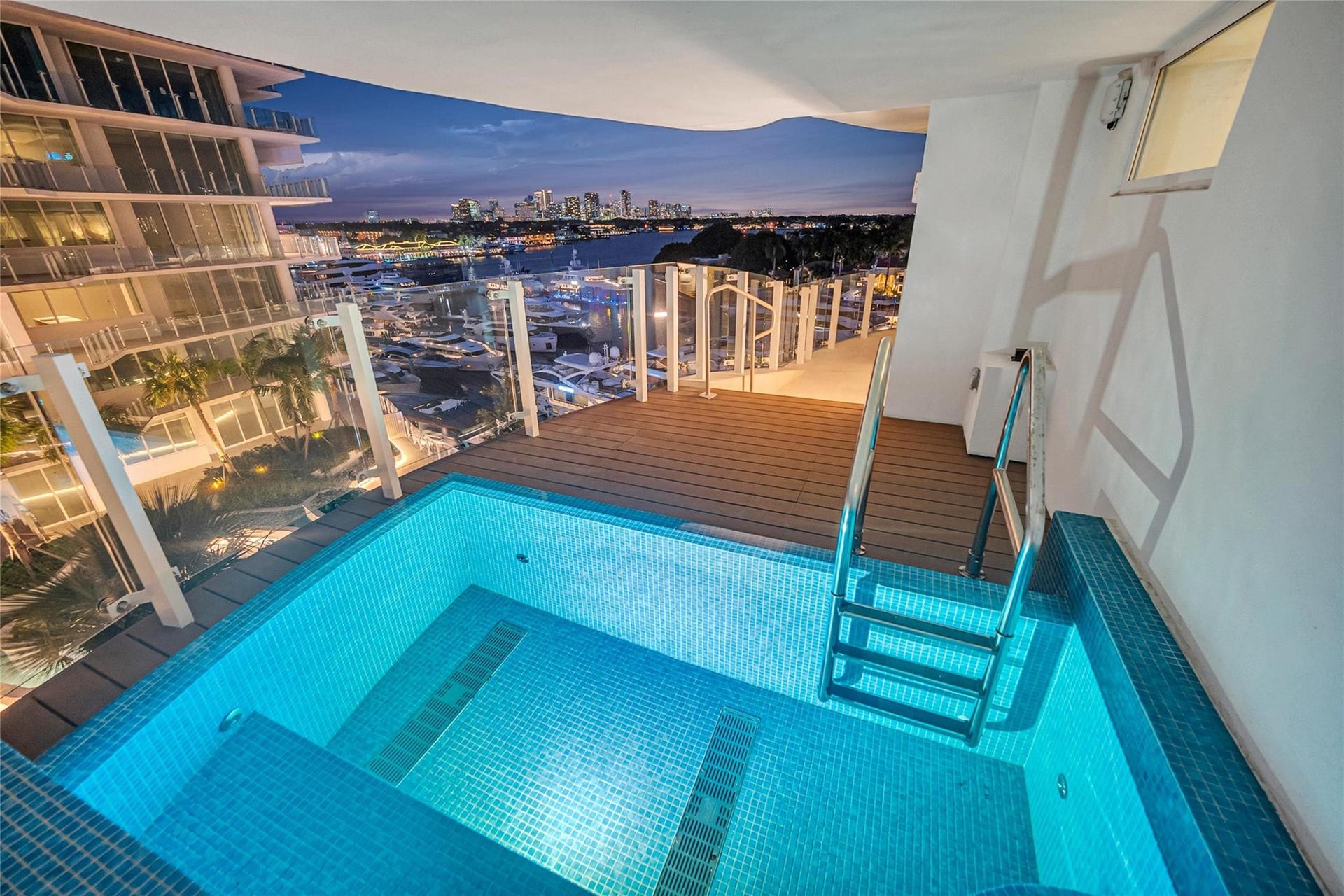plunge pool