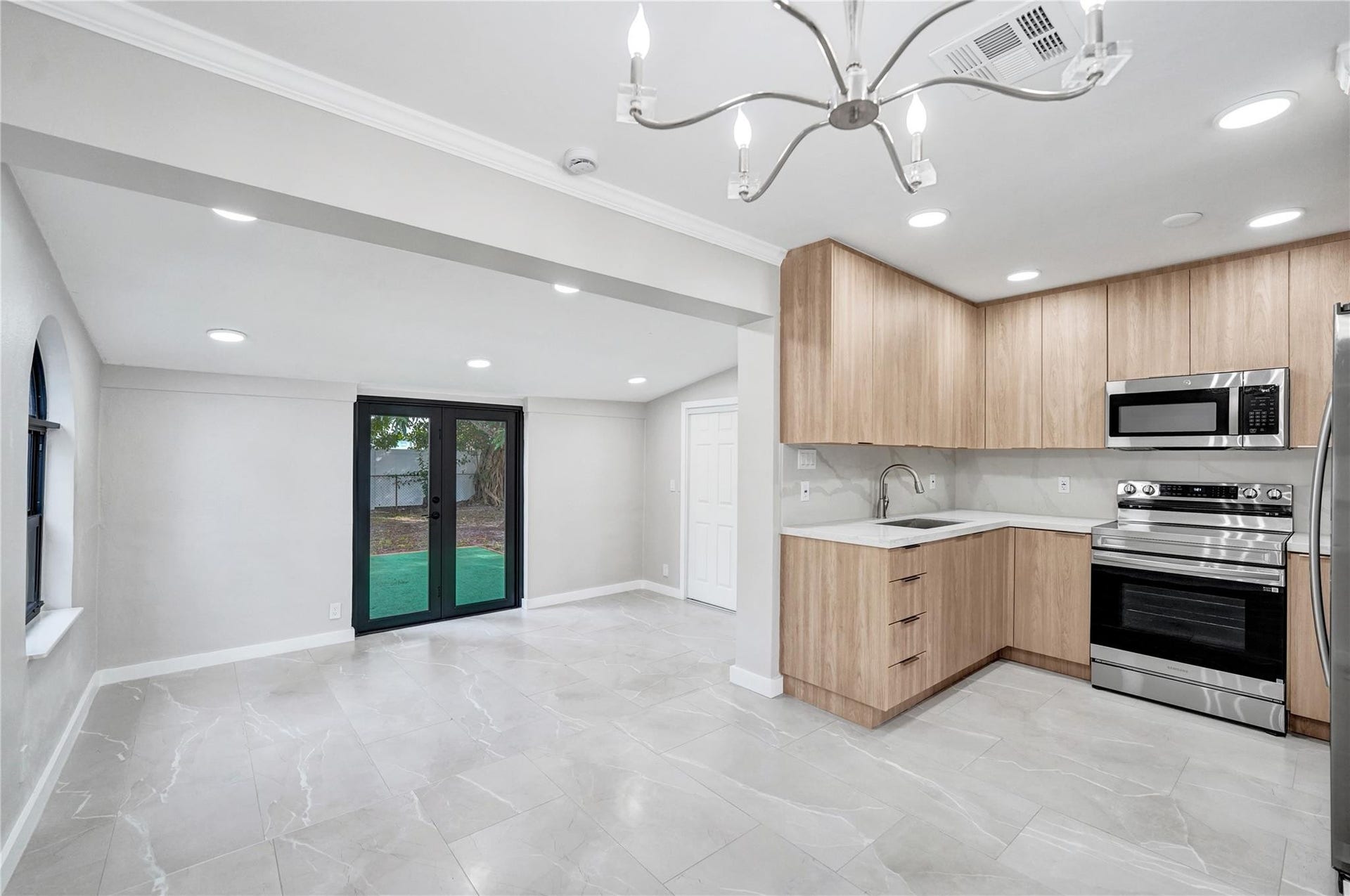 Florida Room/Den