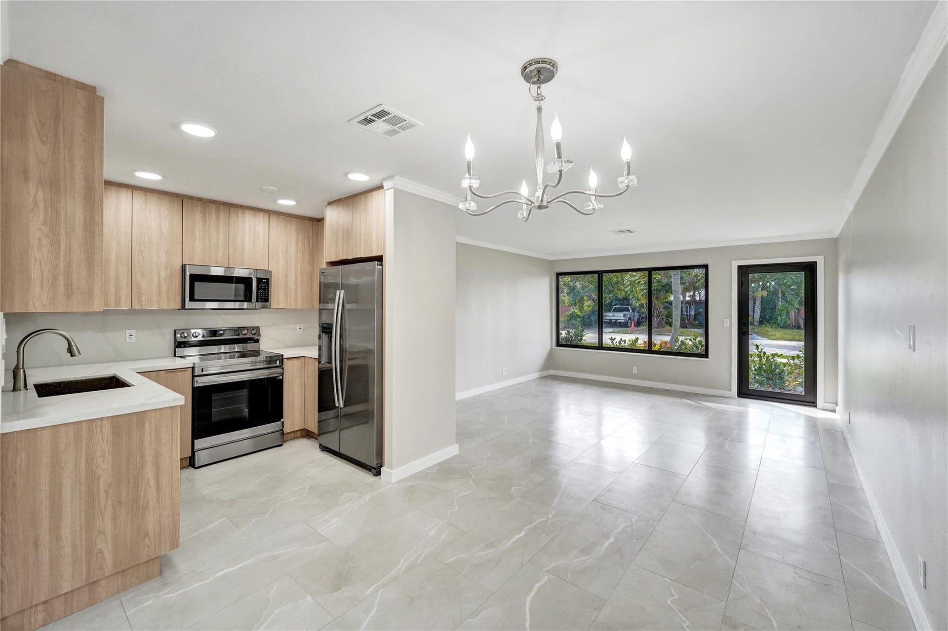 Living Room/Kitchen