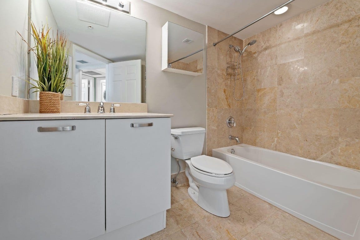 2011 N Ocean Boulevard, #1605, Fort Lauderdale, FL 33305