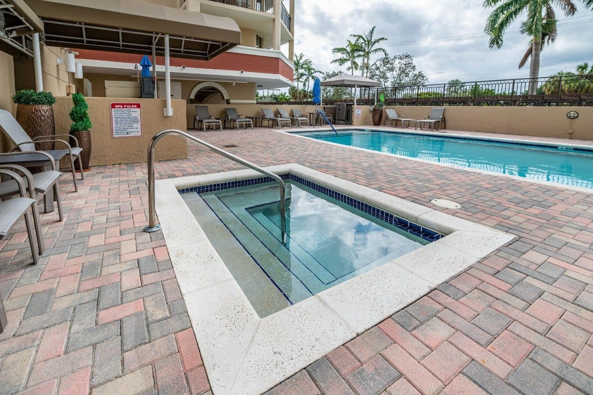 2011 N Ocean Boulevard, #1605, Fort Lauderdale, FL 33305