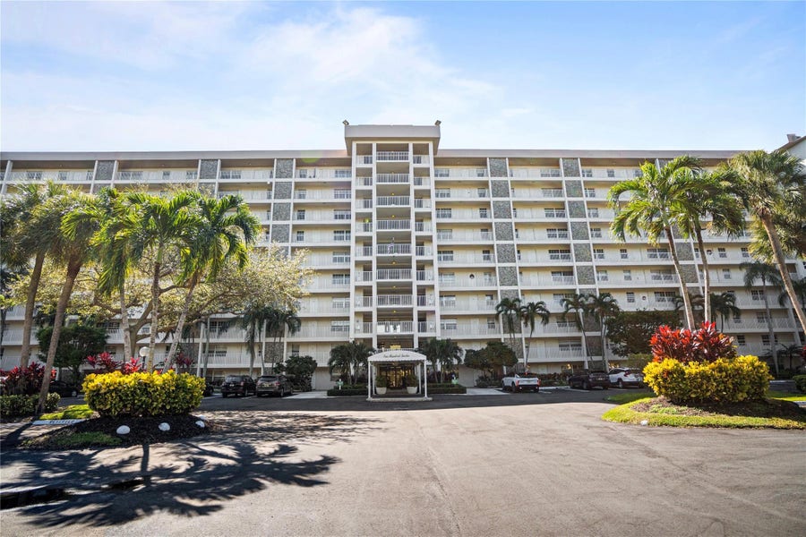 Property photo for 3510 Oaks Way, #307, Pompano Beach, FL