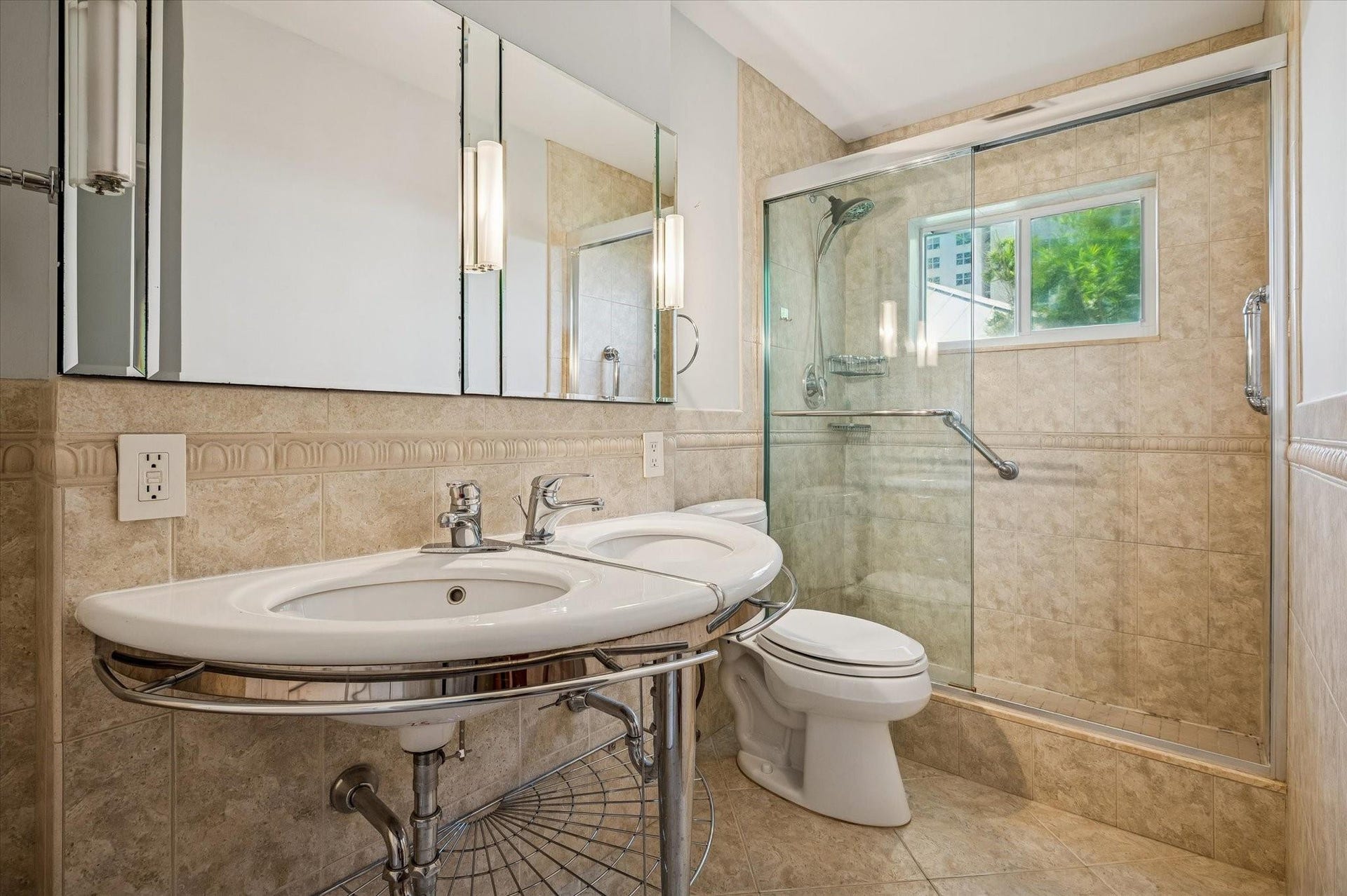 5400 N Ocean Boulevard, #44, Lauderdale-By-The-Sea, Lauderdale By The Sea, FL 33308 5400 N Ocean Boulevard, #44, Lauderdale-By-The-Sea, Lauderdale By The Sea, FL 33308