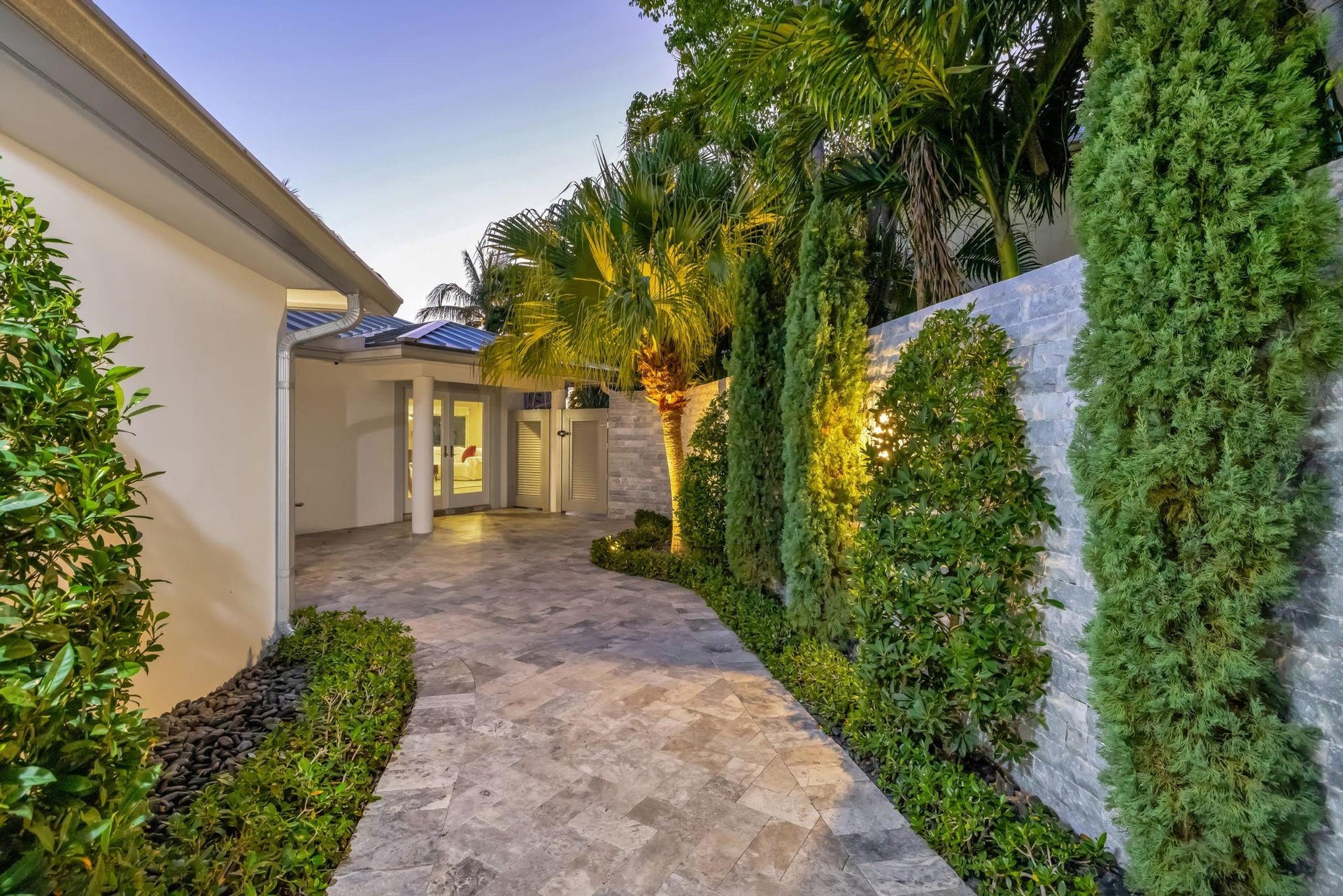 288 S Tradewinds Avenue, Lauderdale By The Sea, FL 33308