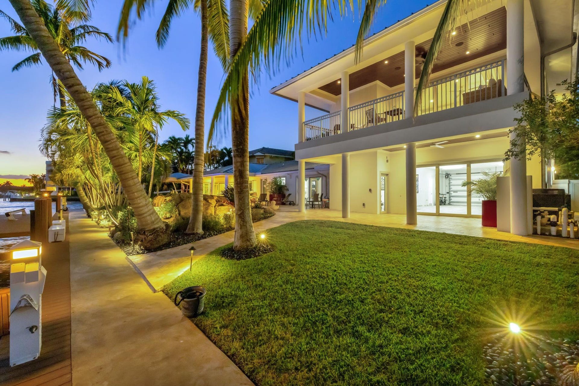 288 S Tradewinds Avenue, Lauderdale By The Sea, FL 33308