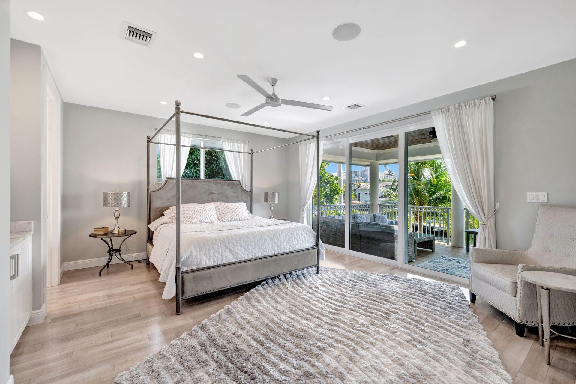 288 S Tradewinds Avenue, Lauderdale By The Sea, FL 33308