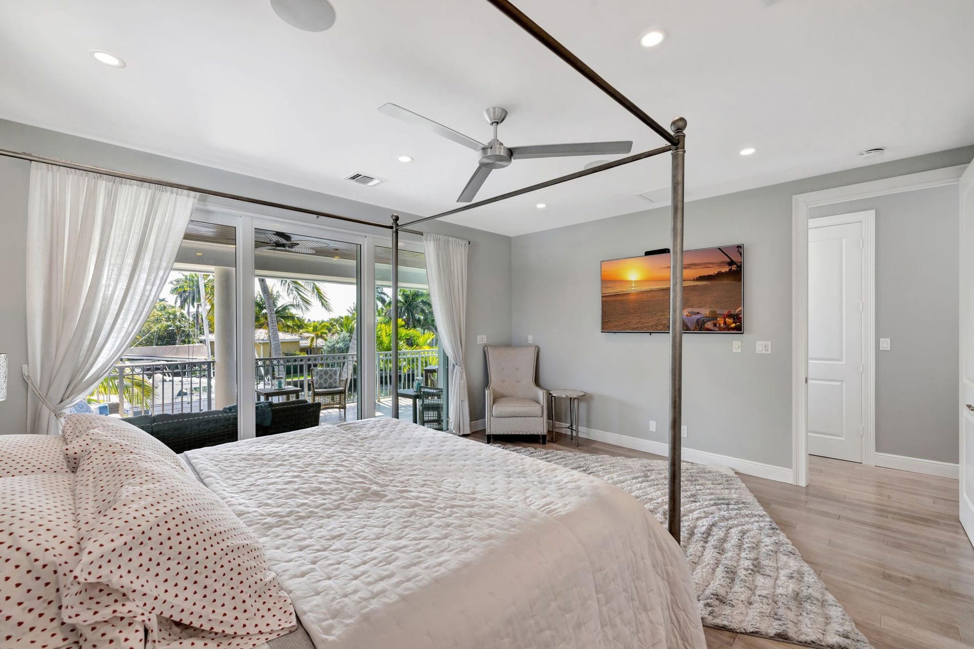 288 S Tradewinds Avenue, Lauderdale By The Sea, FL 33308
