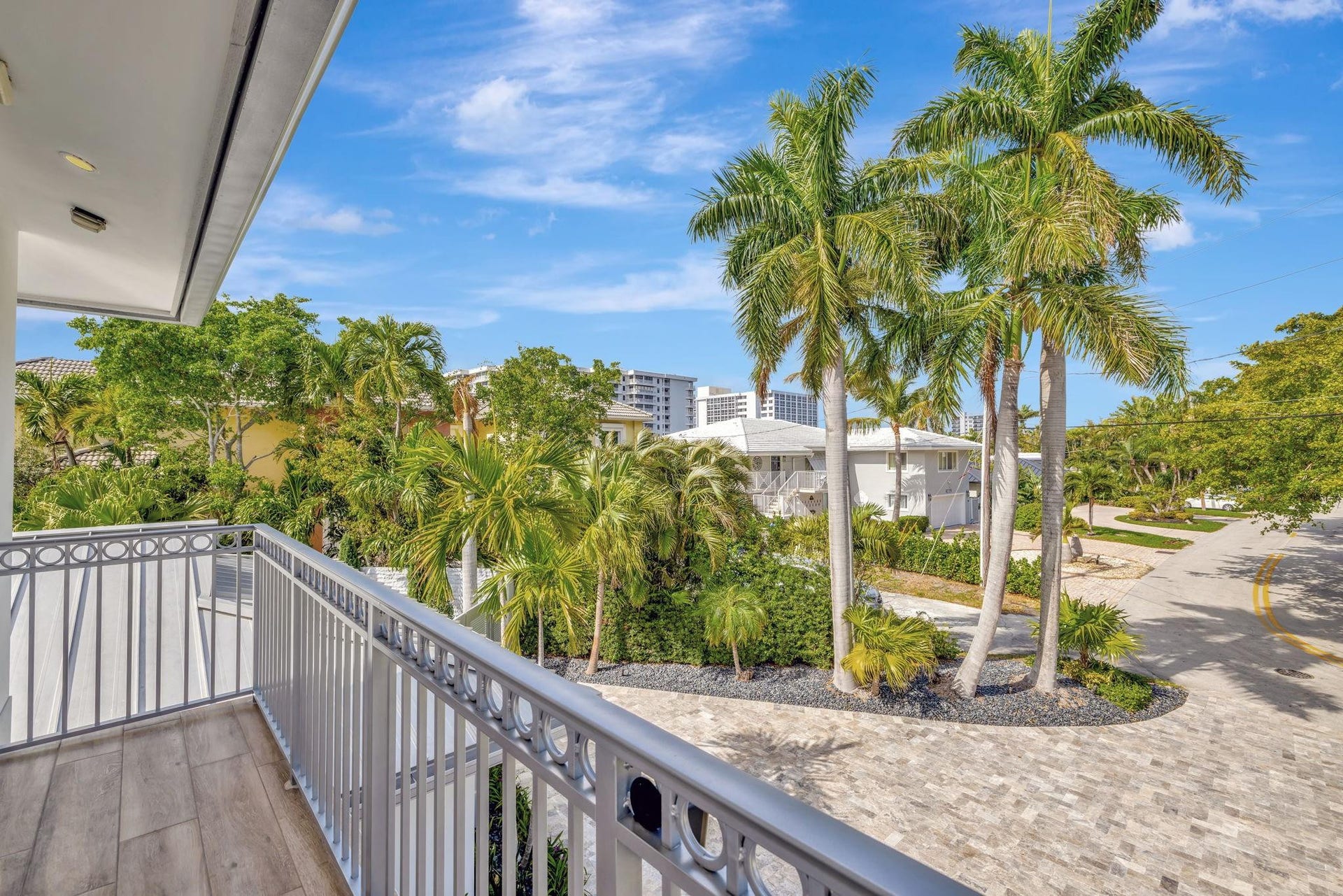 288 S Tradewinds Avenue, Lauderdale By The Sea, FL 33308