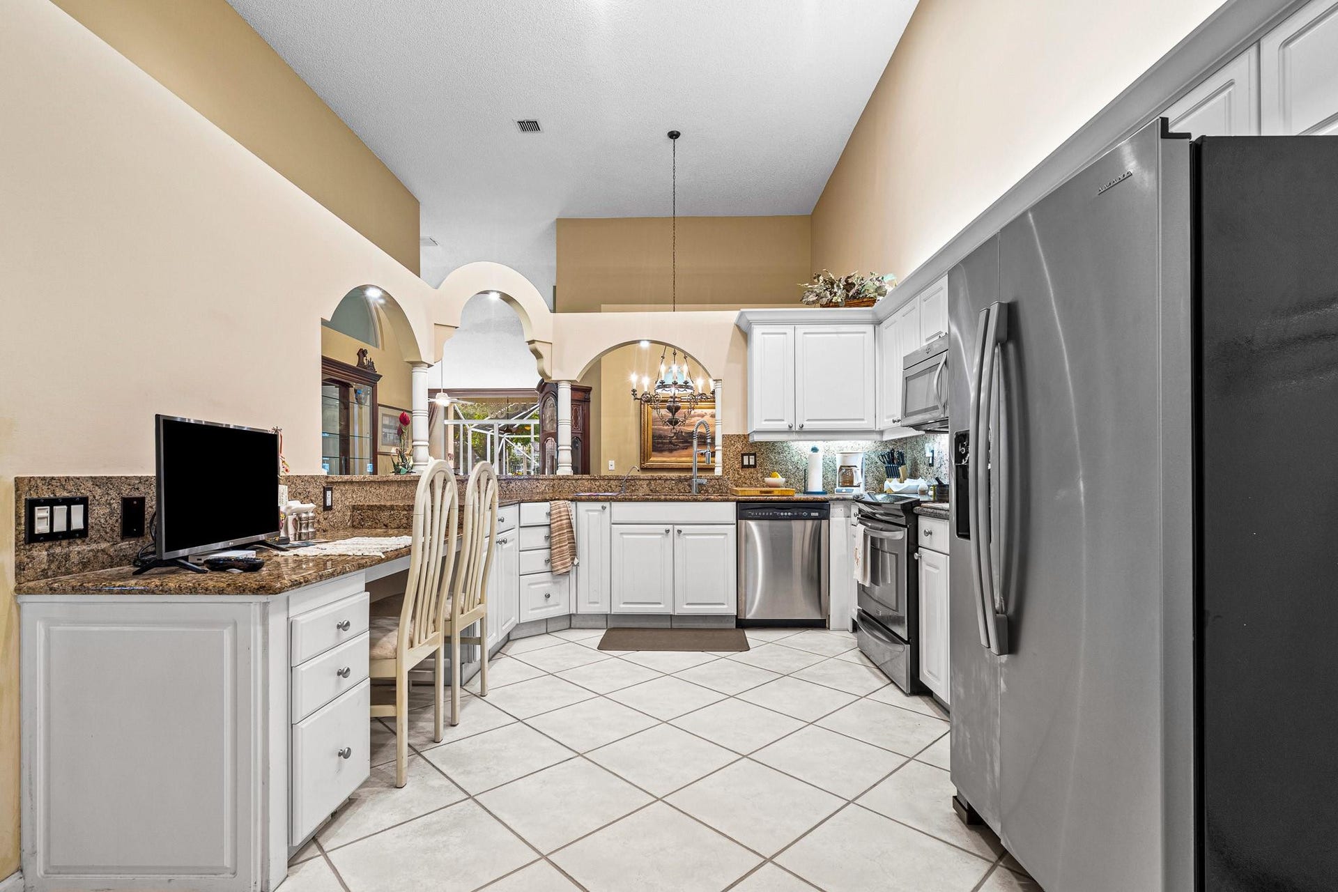 KITCHEN