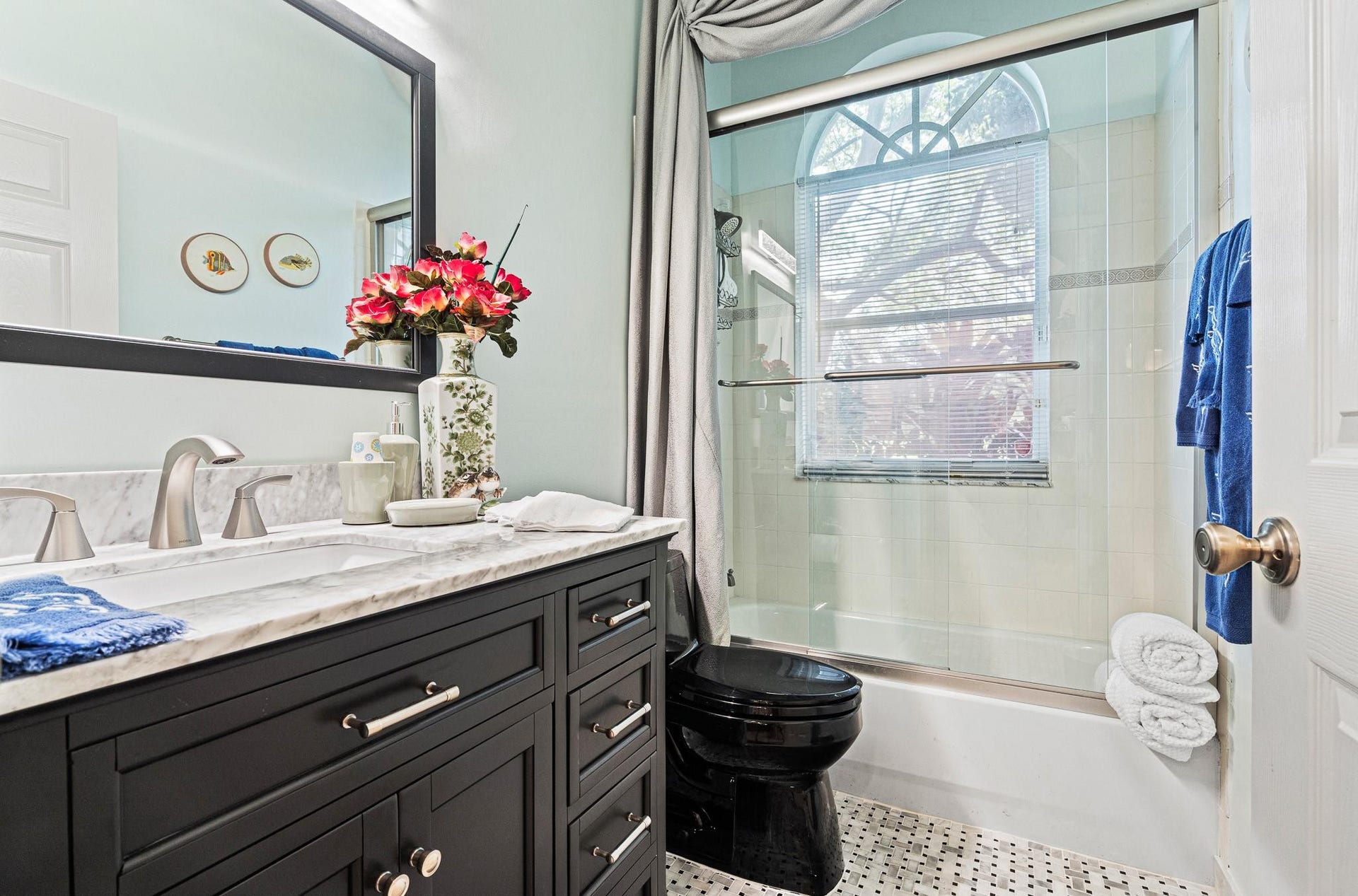 GUEST BATH