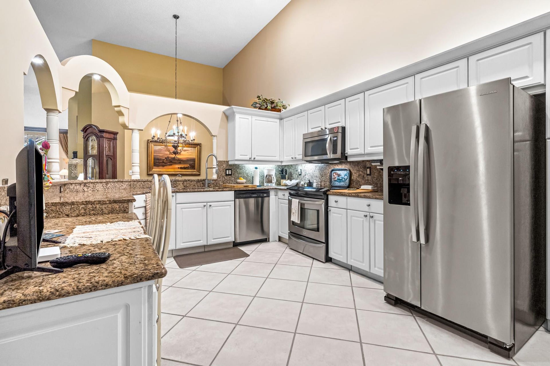 KITCHEN