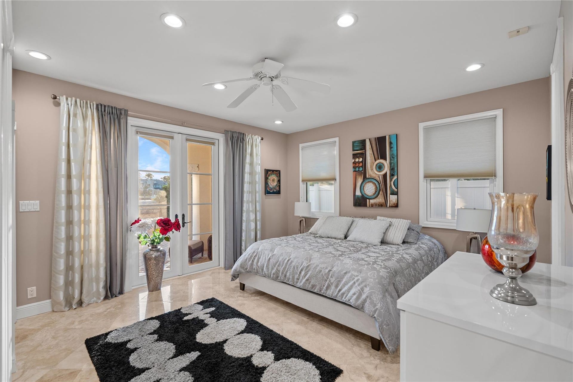 2833 NE 32nd Street, Lighthouse Point, FL 33064