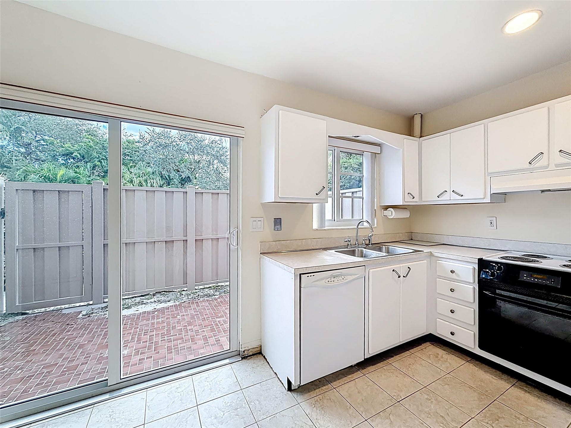 79 NE 20th Court, Wilton Manors, FL 33305 Photo 3