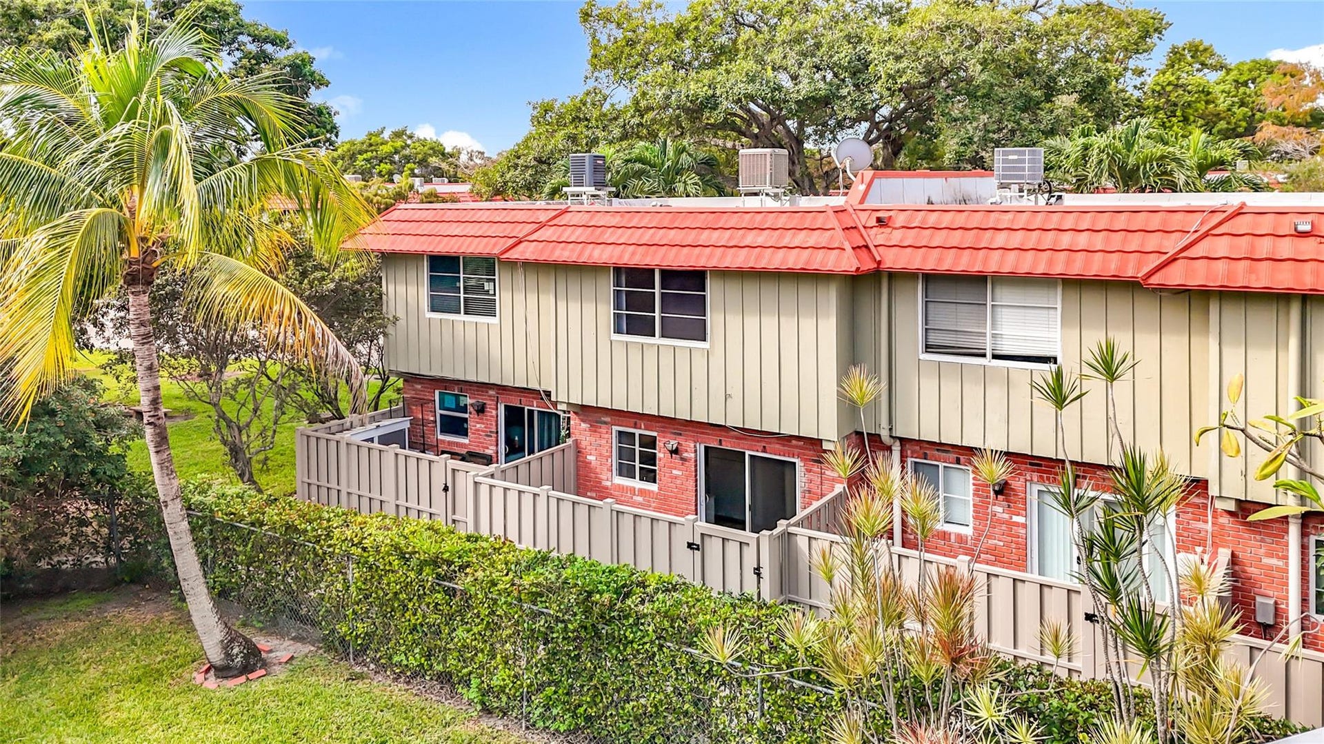 79 NE 20th Court, Wilton Manors, FL 33305 Photo 2