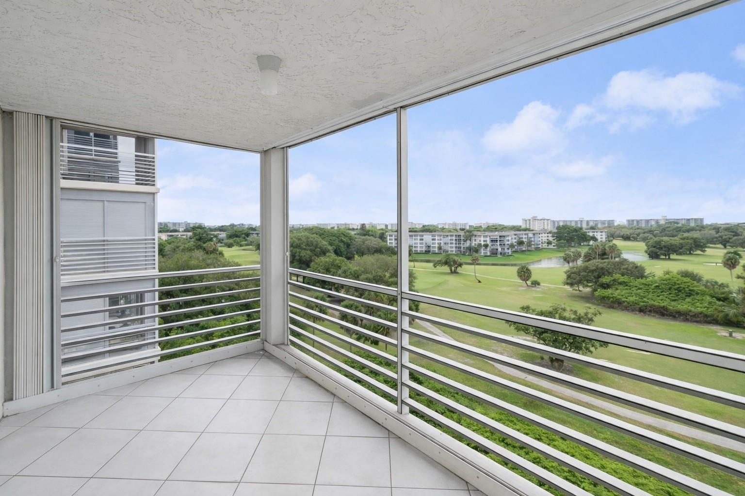 3520 Oaks Way, #806, Pompano Beach, FL 33069 Photo 2