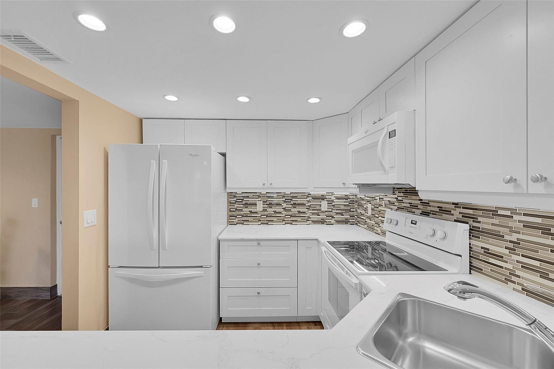 3002 NE 5th Terrace, #102-b, Wilton Manors, FL 33334 Photo 4