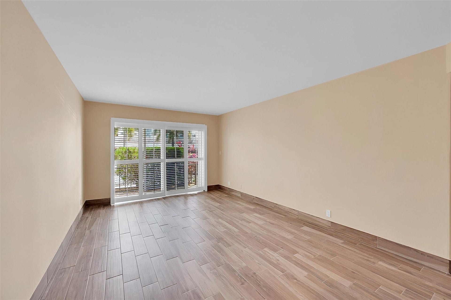 3002 NE 5th Terrace, #102-b, Wilton Manors, FL 33334 Photo 10