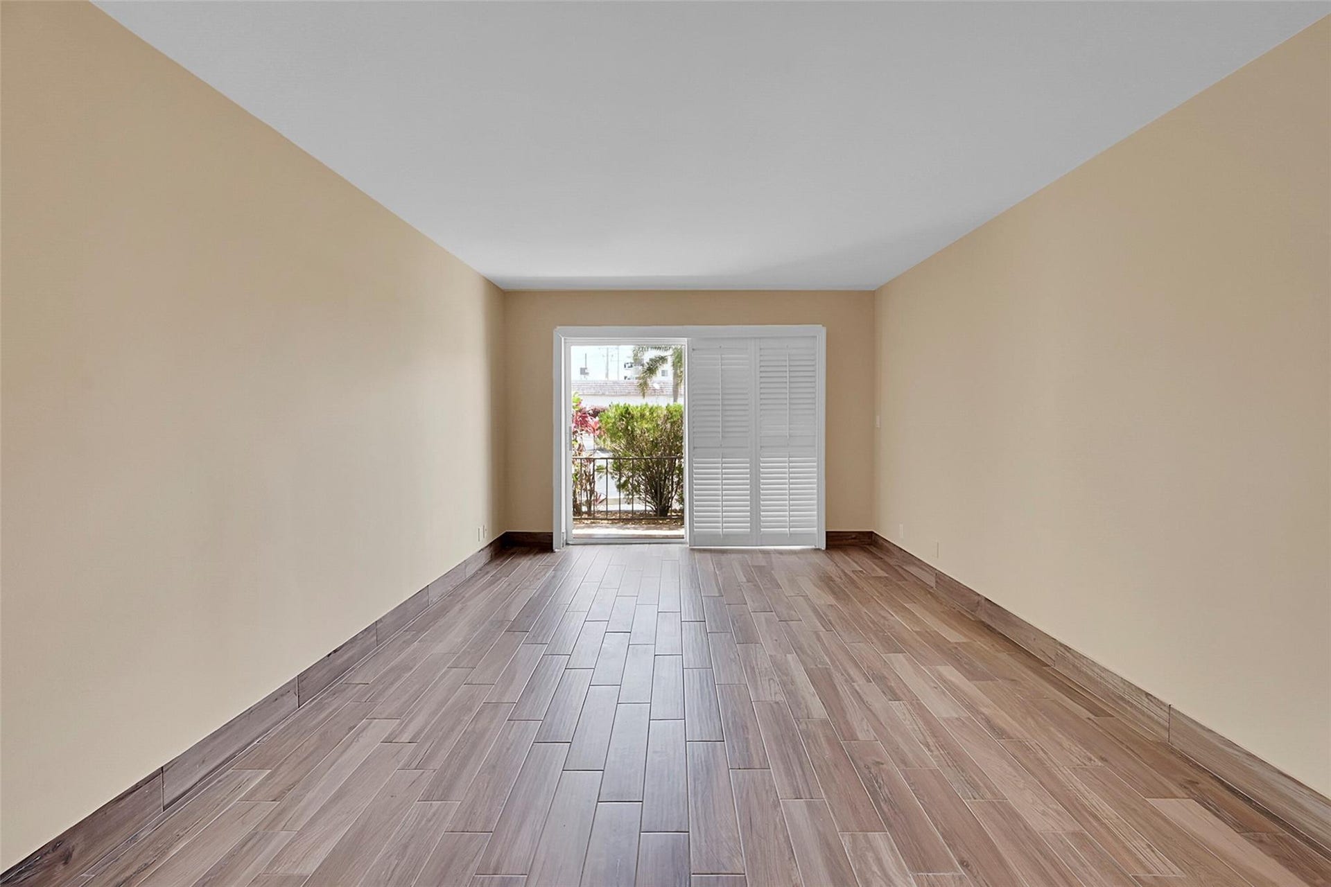 3002 NE 5th Terrace, #102-b, Wilton Manors, FL 33334 Photo 8