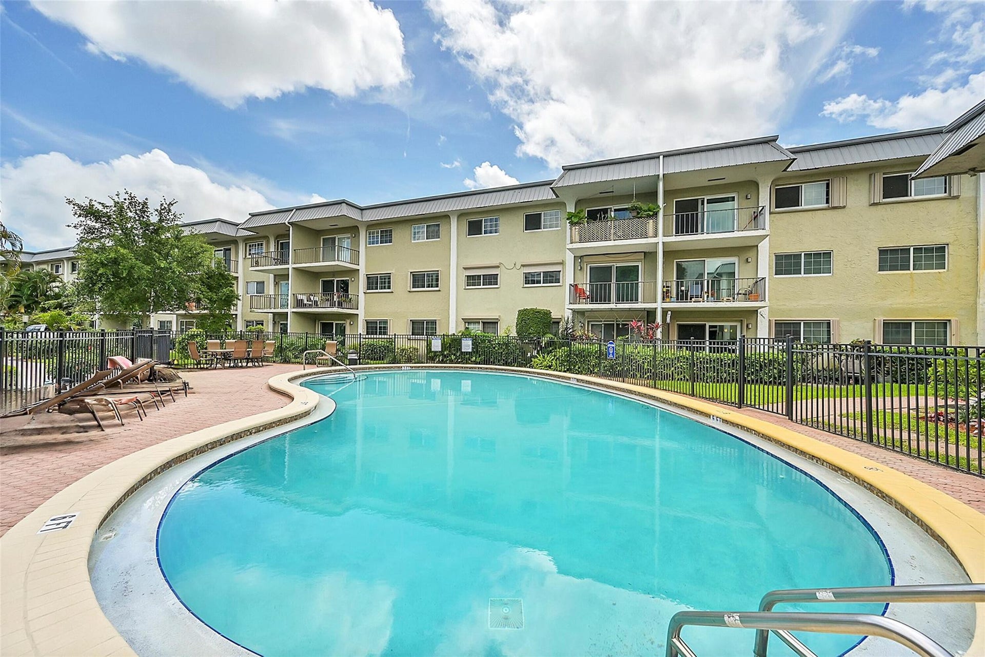 3002 NE 5th Terrace, #102-b, Wilton Manors, FL 33334 Photo 30