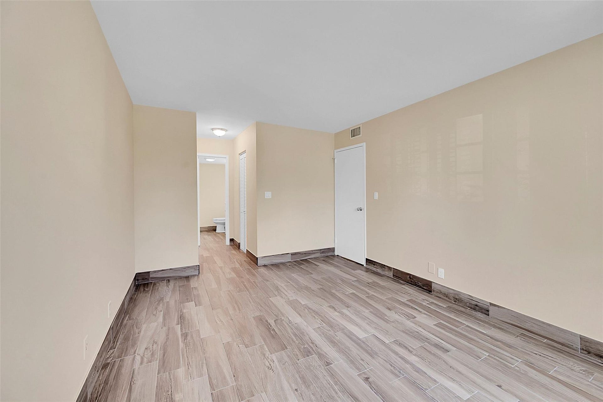 3002 NE 5th Terrace, #102-b, Wilton Manors, FL 33334 Photo 17