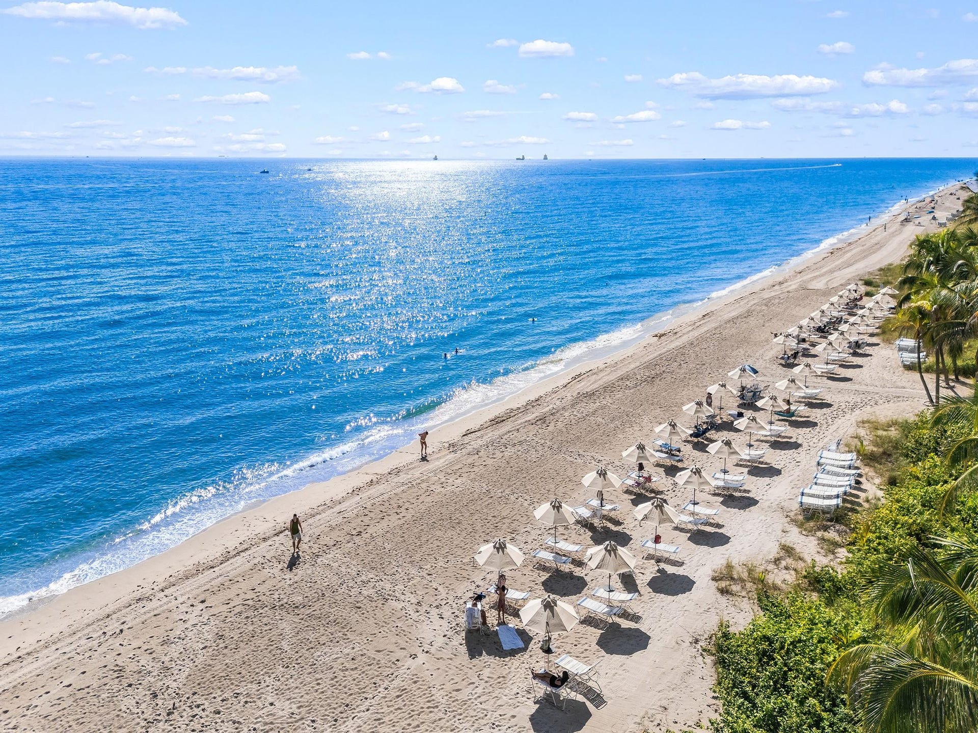 3400 Galt Ocean Drive, #1202S, Fort Lauderdale, FL 33308 Beach chairs and umbrellas for Southpoint resident's use