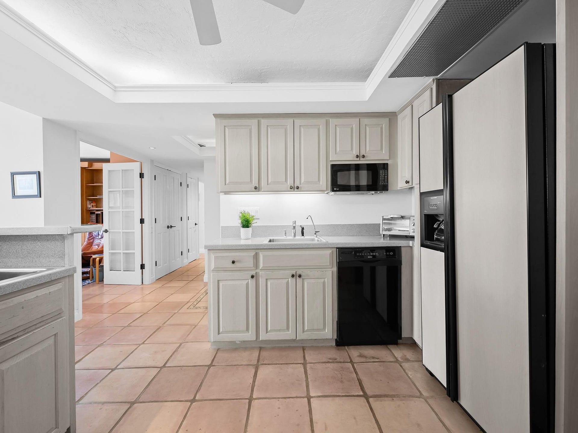 3400 Galt Ocean Drive, #1202S, Fort Lauderdale, FL 33308 Kitchen