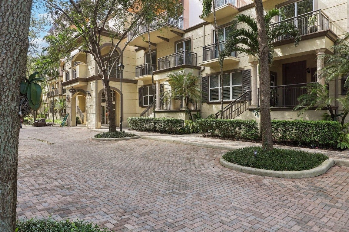 2633 NE 14th Avenue, #501, Wilton Manors, FL 33305 2633 NE 14th Avenue, #501, Wilton Manors, FL 33305