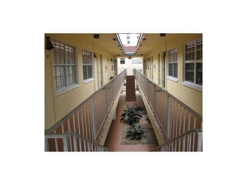 2404 NE 33rd Avenue, #12, Fort Lauderdale, FL 33305