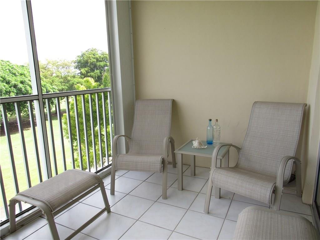 2661 S Course Drive, #404, Pompano Beach, FL 33069 Photo 4