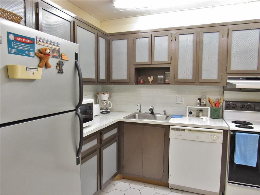 2661 S Course Drive, #404, Pompano Beach, FL 33069 Photo 12