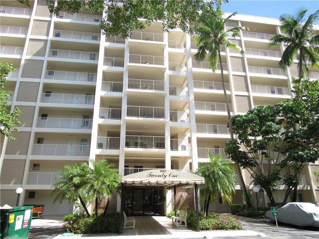 2661 S Course Drive, #404, Pompano Beach, FL 33069 Photo 16