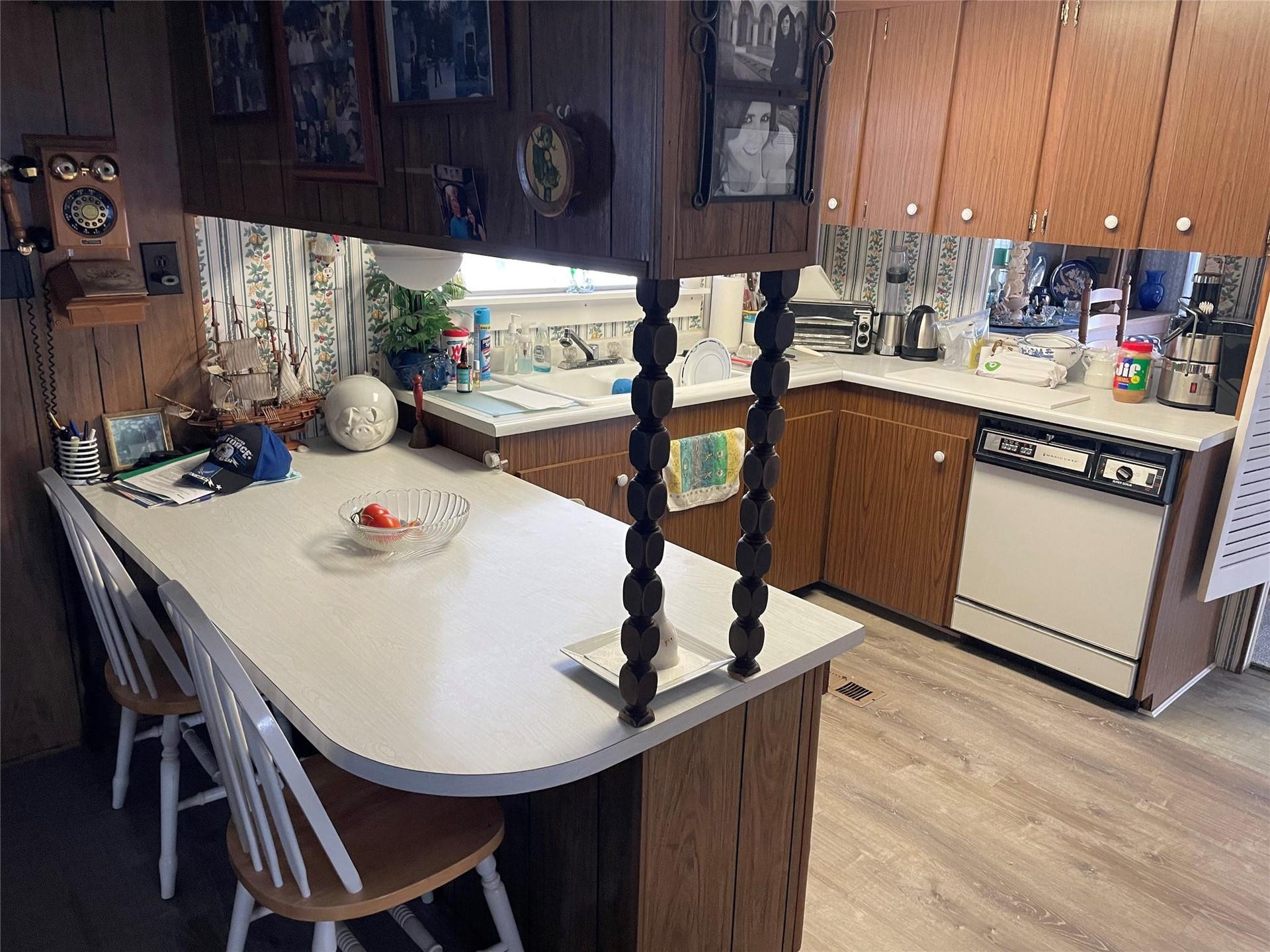 8621 SW 18th Court, Davie, FL 33324 8621 SW 18th Court, Davie, FL 33324