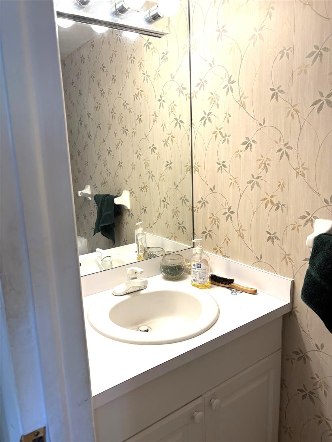 620 Tennis Club Drive, #105, Fort Lauderdale, FL 33311 Half Bath