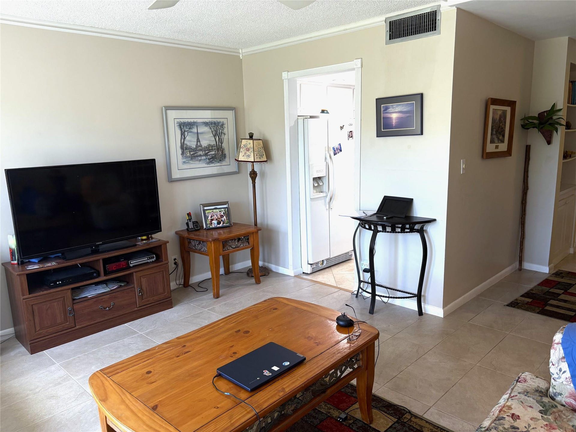 620 Tennis Club Drive, #105, Fort Lauderdale, FL 33311 Open Kitchen from Living Room, with dining area beyond