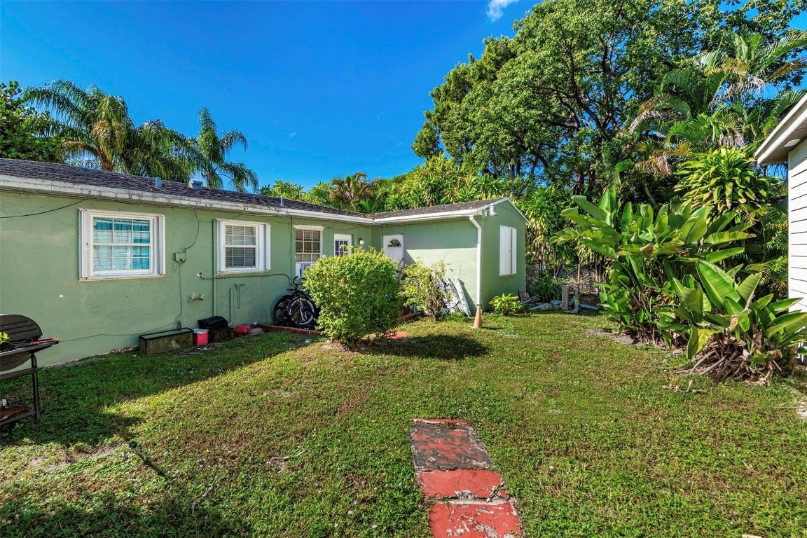 302 SW 15th Street, Dania Beach, FL 33004 302 SW 15th Street, Dania Beach, FL 33004