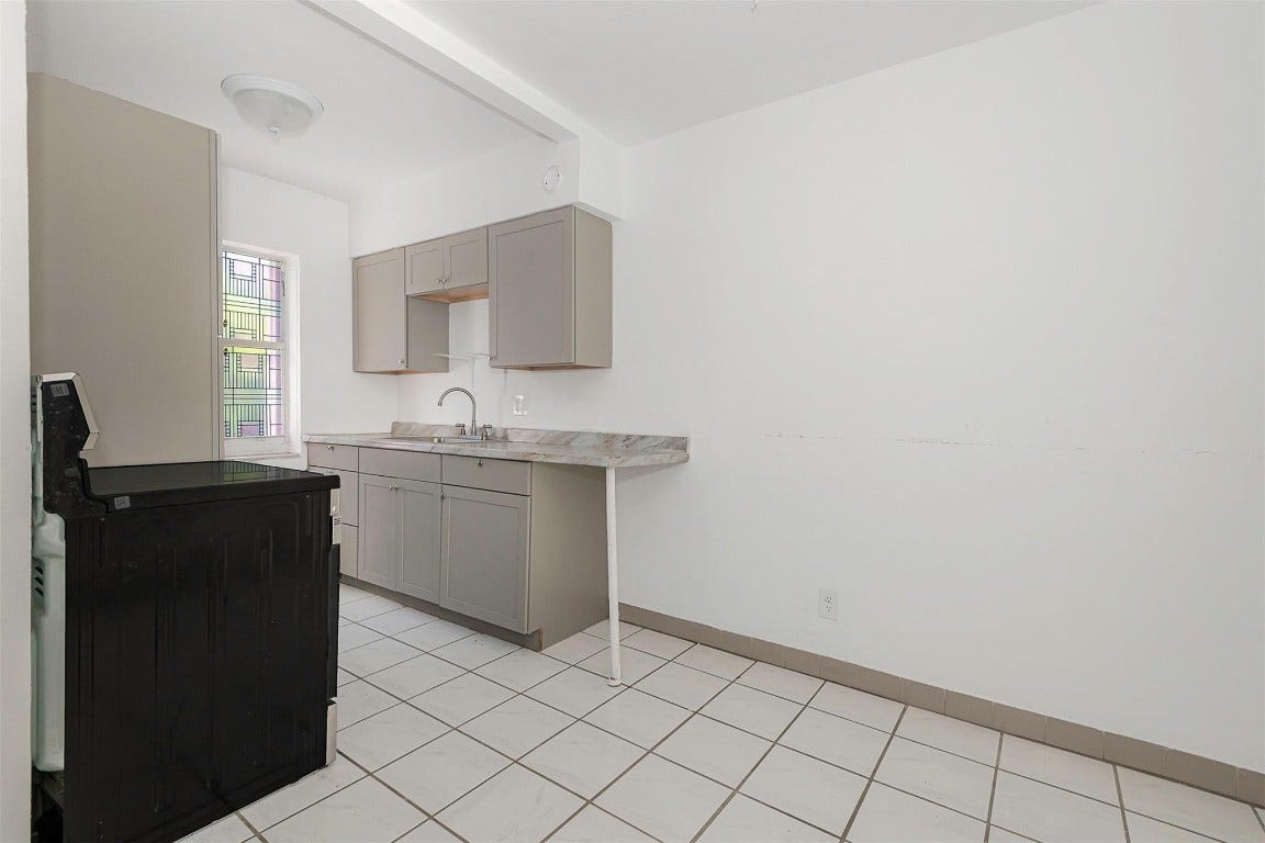 302 SW 15th Street, Dania Beach, FL 33004 302 SW 15th Street, Dania Beach, FL 33004