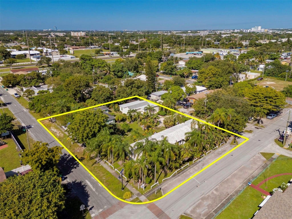 302 SW 15th Street, Dania Beach, FL 33004 302 SW 15th Street, Dania Beach, FL 33004